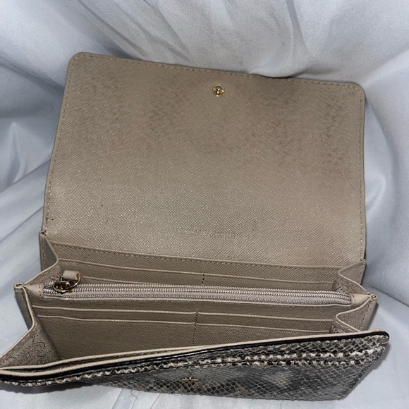 Michael Kors faux snake skin wallet - Picture 3 of 3